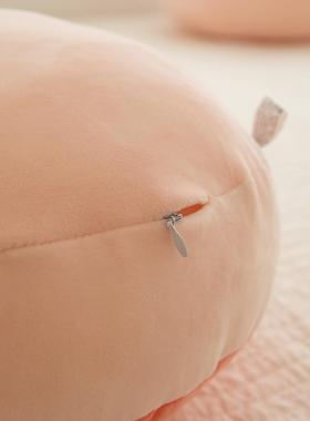 BC10ins风可爱毛绒猪猪鼻子抱枕坐垫车载用腰靠沙发客厅靠垫汽车