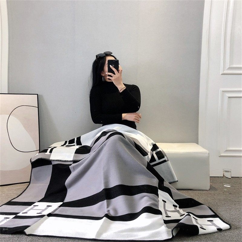 H字母羊绒羊毛毯子学生办公室午睡毯单人空调被毛巾被沙发盖毯