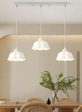 北欧陶瓷餐厅灯奶油风卧室床头LED吊灯花朵造型led白色小吊灯