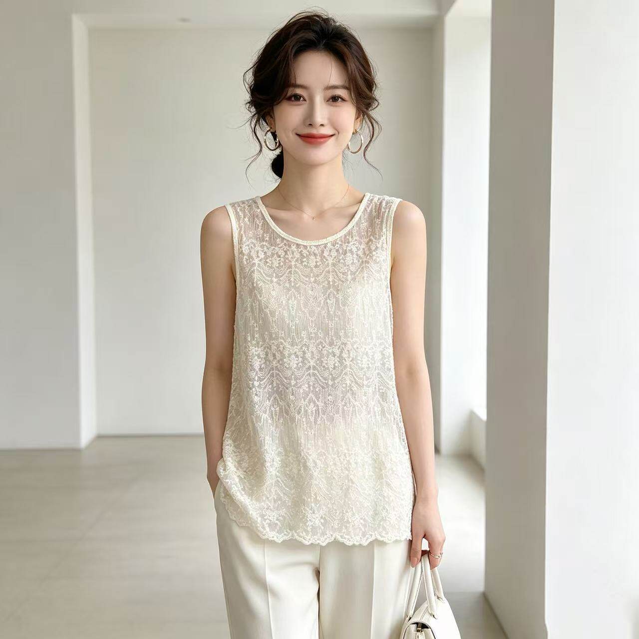 高级感气质蕾丝打底衫女秋季叠穿无袖背心中长款网纱上衣镂空罩衫