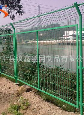 现货浸塑绿色包塑公路隔离圈地养殖护栏网 体育场铁丝防护网