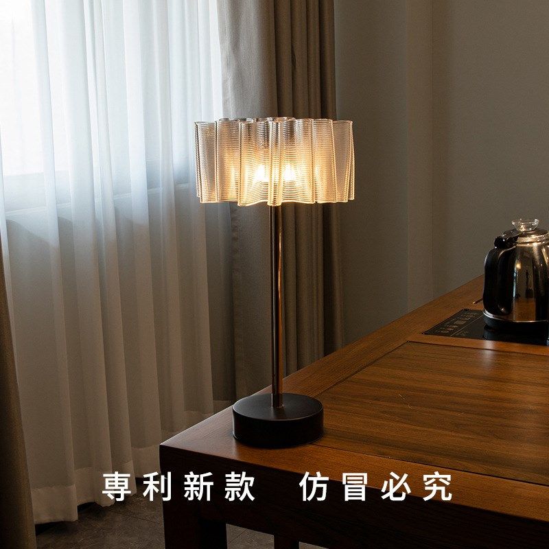 2024年新款百褶全铝充电台灯卧室床头灯餐厅酒店氛围装饰台灯摆件