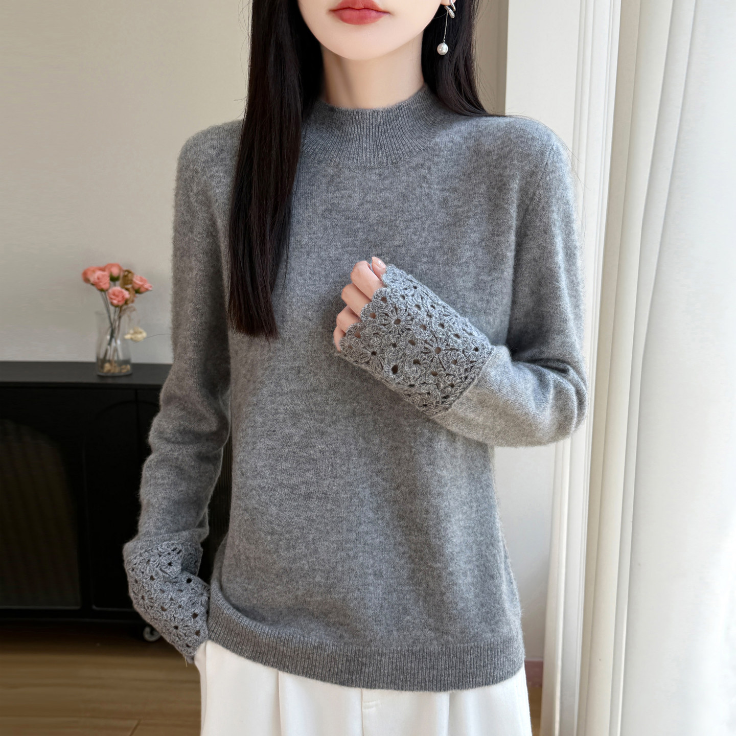 100%纯羊毛半高领钩花针织衫女