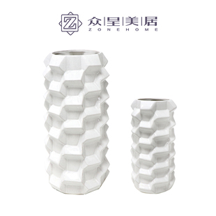 现代创意白色陶瓷插干花花瓶摆件家居软装饰品样板房间装饰菱角瓶