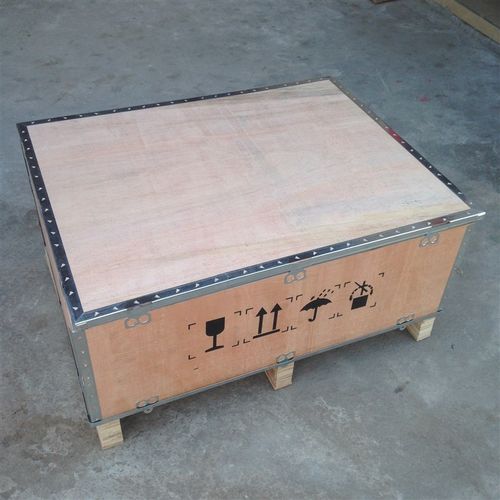 红色桉木板木箱 钢扣箱可拆卸带托盘设备用发货木箱免熏蒸直销