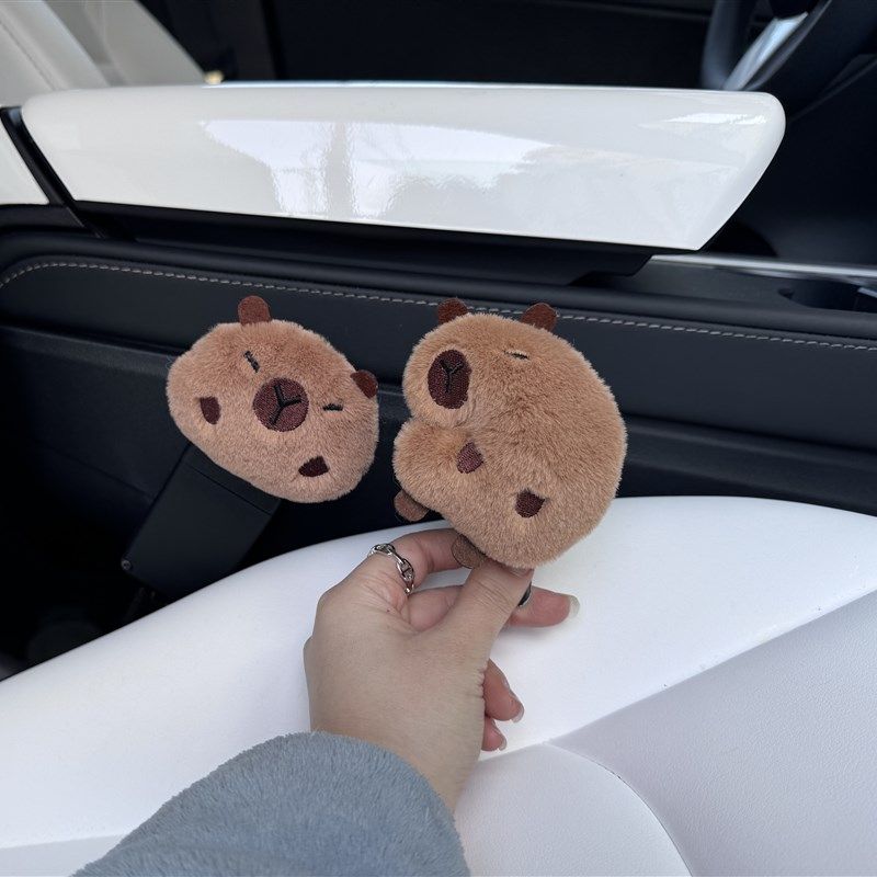 通用可爱懒懒水豚汽车安全插带限位器可爱卡扣延长固定器装饰插片