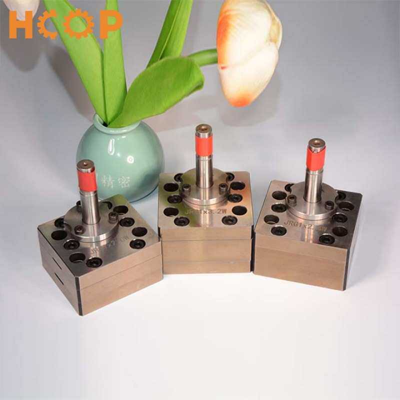 聚氨酯生产精密齿轮计量泵 高稳定性工业级弹性体合成设备专用泵