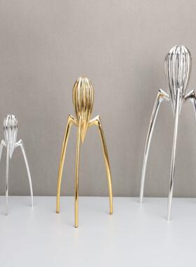 北欧创意铸铁章鱼样板房售楼部客厅书房餐厅电视柜桌面玄关摆件