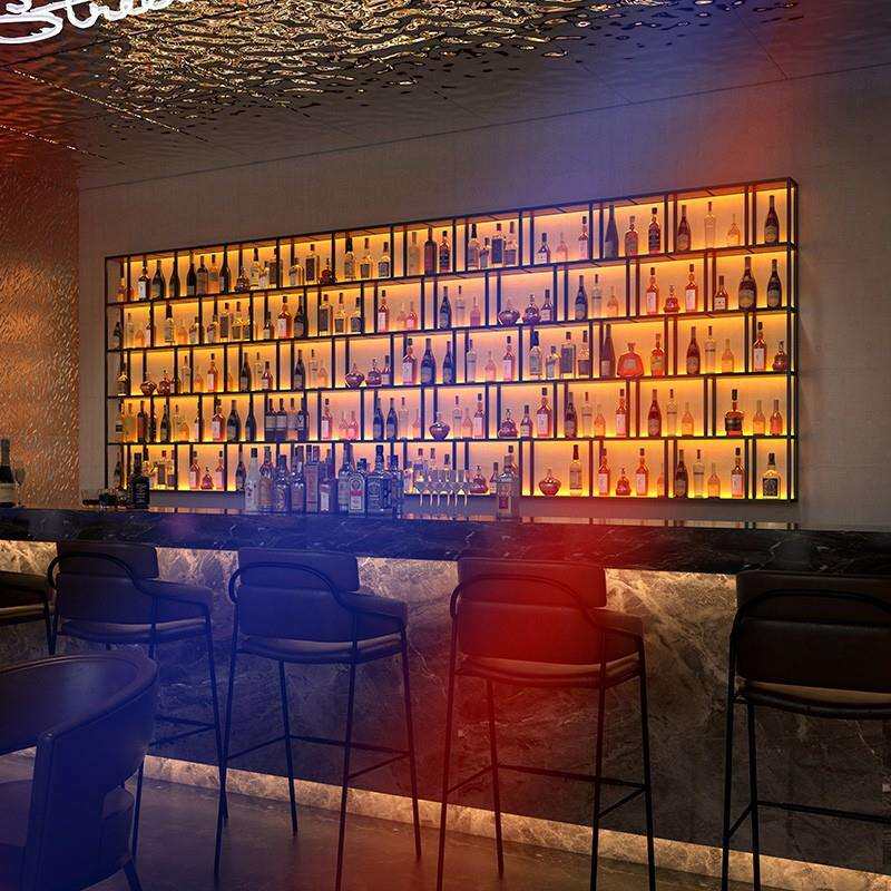 餐厅铁艺隔断酒架装饰酒吧吧台壁挂落地发光红酒啤酒柜置物展示架