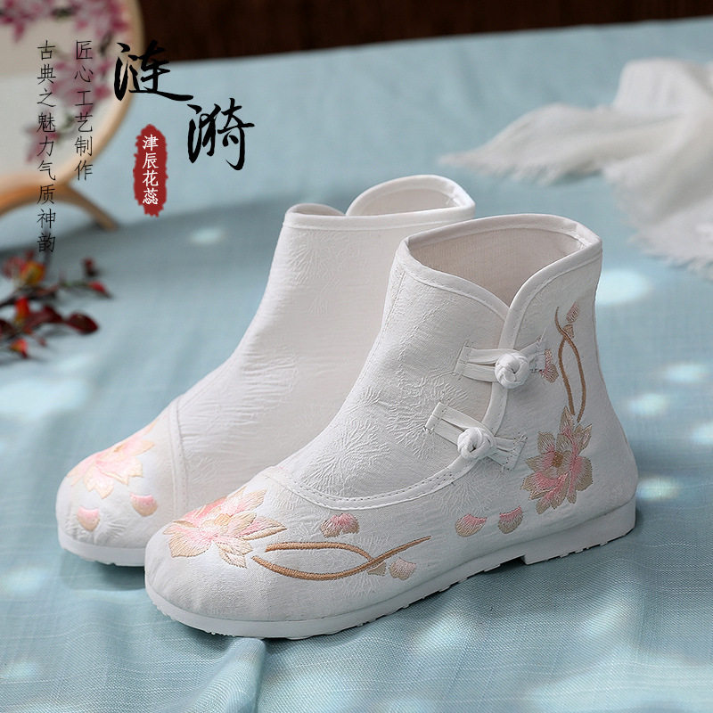 涟漪津辰花蕊绣花布鞋中国风女靴子秋新款汉服鞋古装平底短靴女鞋