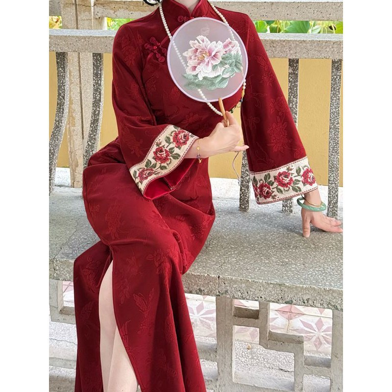 国风新中式红色订婚刺绣旗袍秋冬礼服长袖敬酒服 红墙蝴蝶倒大袖