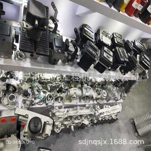 R225-7挖掘机发电机 起动机 涡轮增压器 挖掘机四轮一代 驾驶室