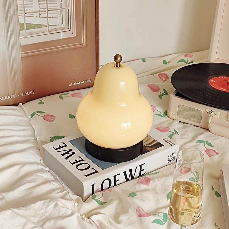 中古法式奶油梨子台灯卧室床头书房客厅充电触摸便携氛围感小夜灯
