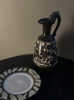 一枚橙 现代极简复古中古风陶瓷雕花花瓶客厅插花样板间软装饰品