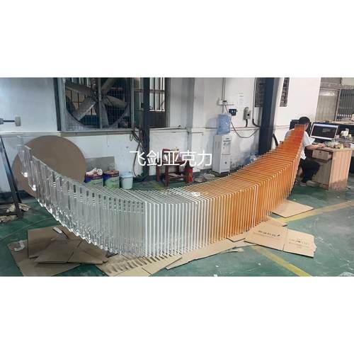 飞剑亚克力大型雕塑展示透明渐变船体商场美陈装饰超大尺寸制作