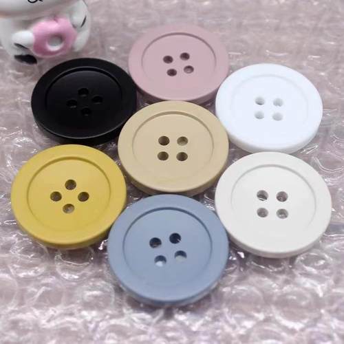 彩色高档喷漆树脂纽扣 女时装四眼大衣毛衣风衣扣子开衫外套扣