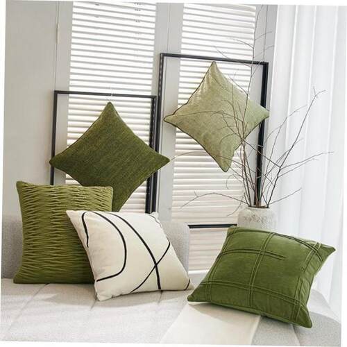 Light Luxury Green Home Sofa Throwing Pillow with Soft Decor