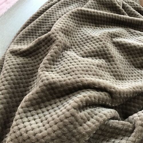 Merbau flannel air-conditioning blanket for afternoon nap
