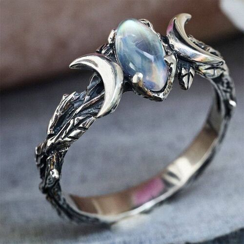 New Simple Retro Broken Simian Crescent Moonstone Ring Ring