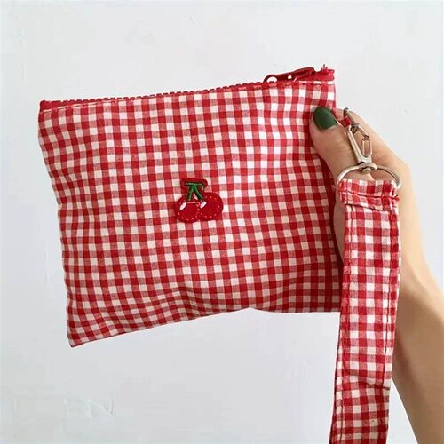 Red cherry canvas makeup bag, portable and easy to carry. Re