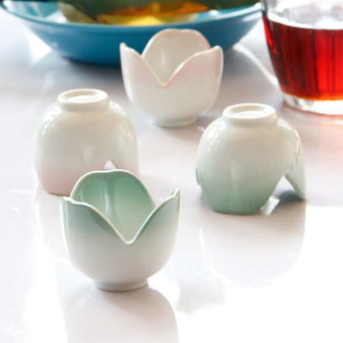 Creative color ceramic egg cup egg holder egg holder tray eg