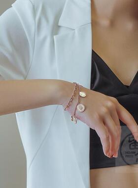 。Minority design retro cold wind light luxury fashion Coin