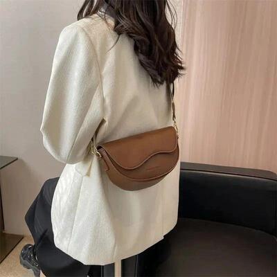 Vintage PU Leather Crossbody Bag for Women Small Saddle Shou