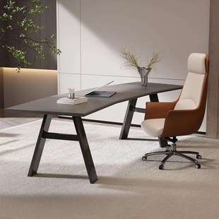 新品现代简约实木马鞍皮办公桌老板桌意式轻奢电脑桌新款设计