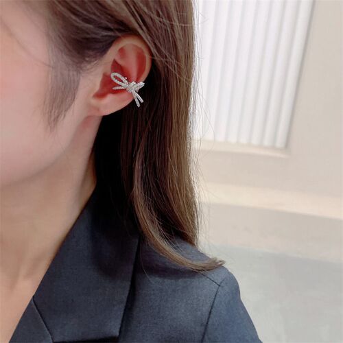 Light Luxury Simple Rhinestone Bow Ear Clip Ear Accessories