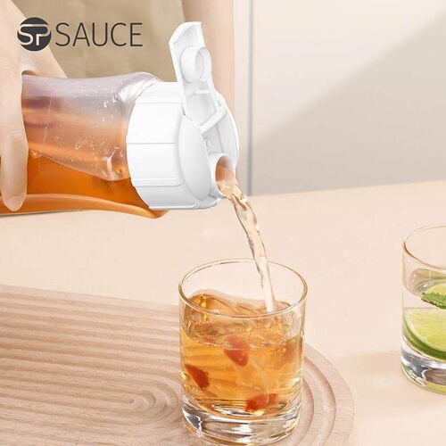 Japanese-style cold water pitcher for lemon juice, designed