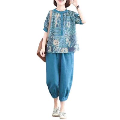 middle-aged m summer cotton and linen fashionable suit, wome