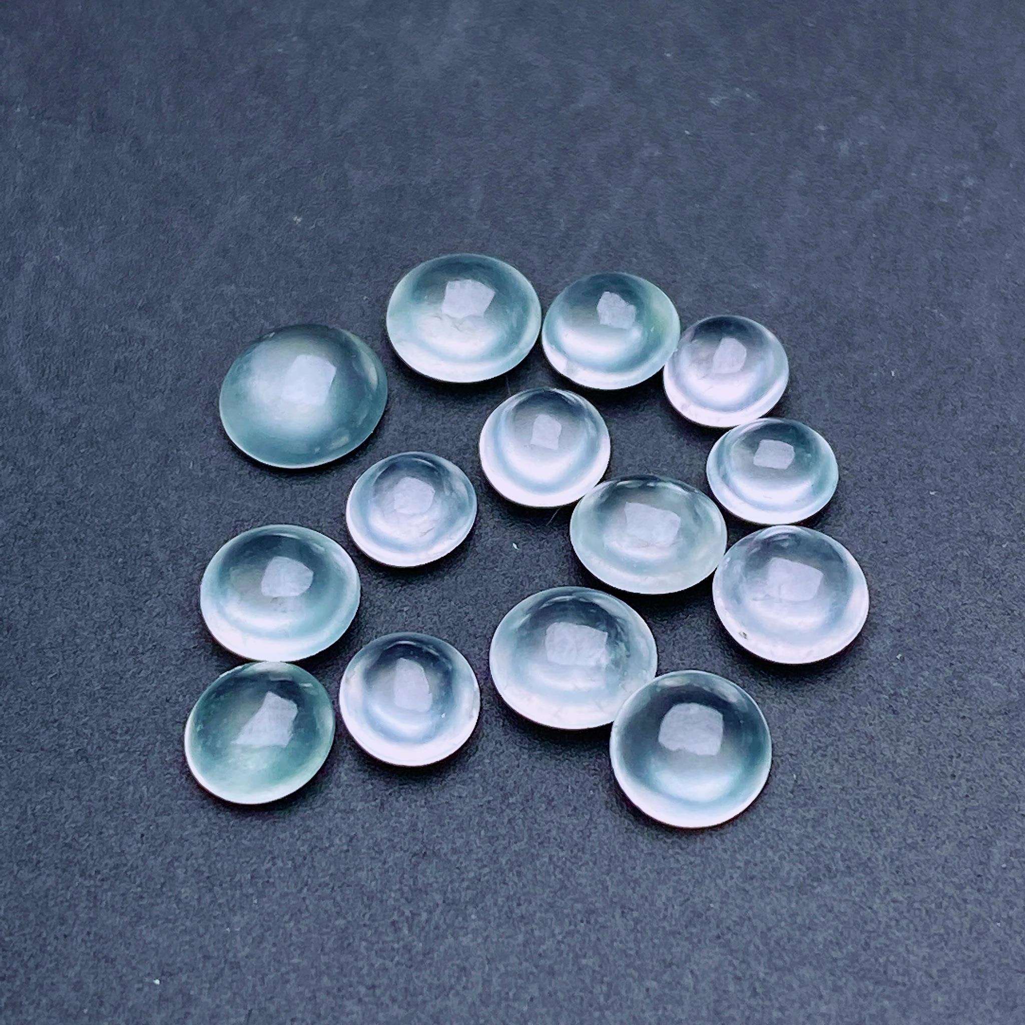 缅甸天然翡翠a货冰种小蛋面一手裸石ayz尺寸：4.6-3mm 4.7-2.8mm