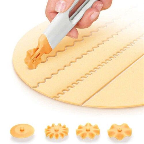 Pasta Maker Cutter Wheel Kitchen Tool Pastry Wheel 4 Cutter