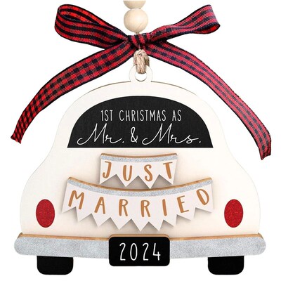 2pc Just Married 2024 Christmas 3d Pendant Decor Christmas C