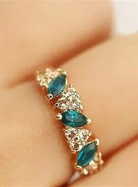 Retro Sense Ring Sweet Shiny Green Rhinestone Ring Index Fin