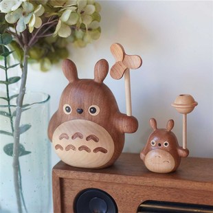 工位可爱解压精神状态上班发疯迷你龙猫治愈情绪风车旋转龙猫摆件