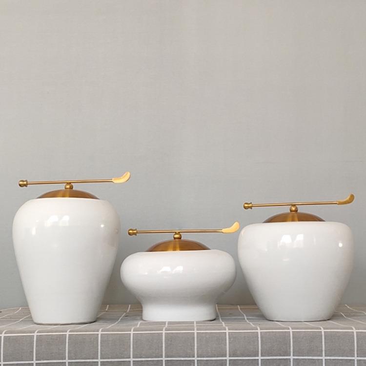 新中式轻奢陶瓷白色花瓶摆件纯铜器家居装饰电视柜餐桌玄关工艺品