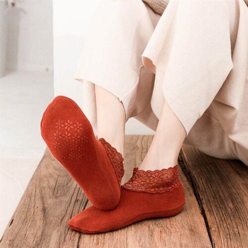 Autumn and Winter Warm Socks: Mid-Calf Length Deerskin Socks