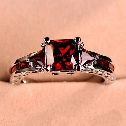 Fashion Elegant Women Silver Color Princess Square Cut Red S