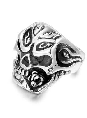 。Ring mens fashion domineering titanium steel ring flower