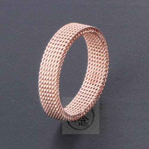 。Jewelery titanium steel soft mesh ring titanium steel men