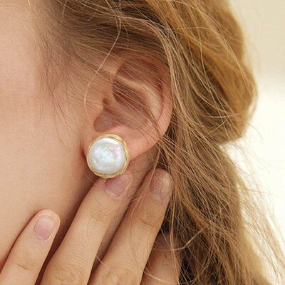 Coeufuedy Classic Big Pearl Stud Earring Baroque Freshwater