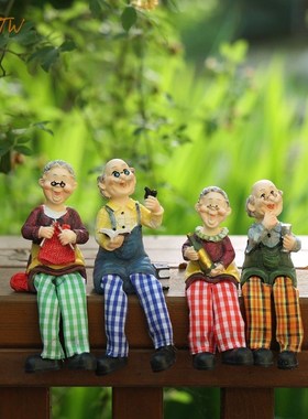 创意享受休闲时光的老爷爷老奶奶客厅电视柜餐桌酒柜橱窗装饰摆件