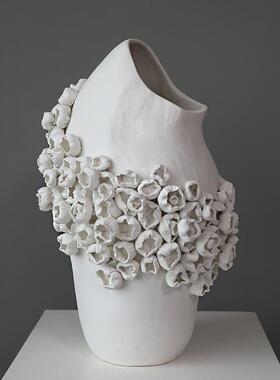 酒现家代简约轻白色陶BFB瓷捏花瓶花器软奢装饰品居样板房店艺术