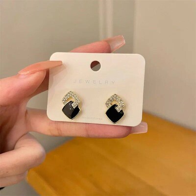 2023 Hot High-sense Korean rend Elegant Pave Zircon Geometri