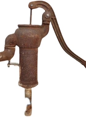 民俗老物件老蓑衣缝纫机头算盘板凳炕席木工熬胶锅老式手动压水机