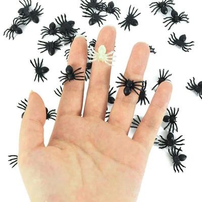 50pcs Mini Luminous Spiders Scary Props Halloween Decoration
