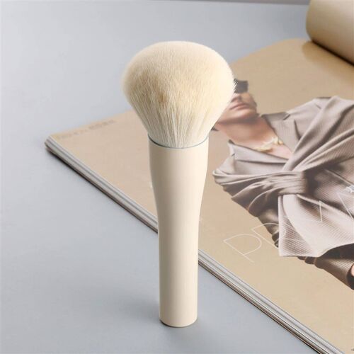Single large powder brush quality makeup brush professional