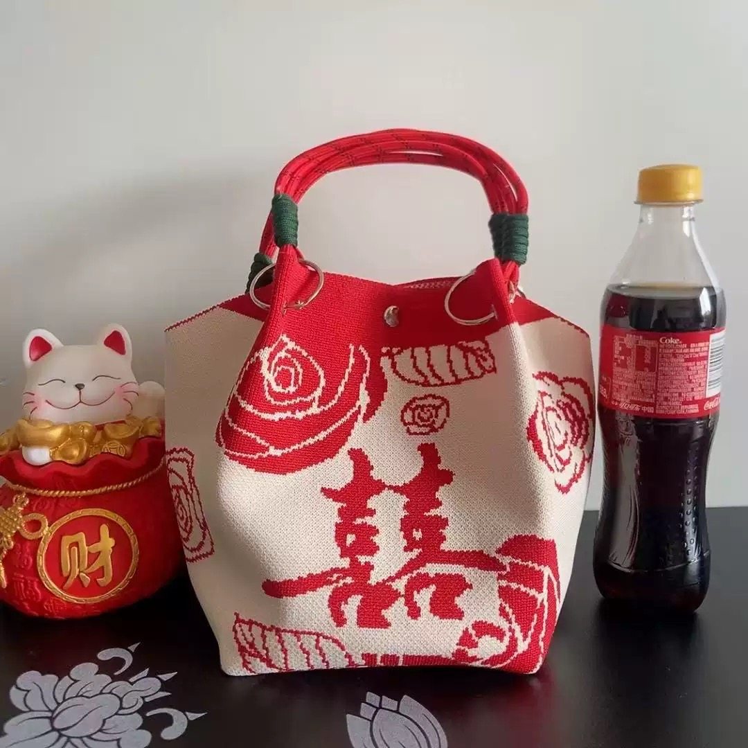 爆款可爱卡通针织手拎包水桶包托特包手提包休闲百搭单肩包包,箱包皮具/热销女包/男包,水桶包,淘宝优惠券,粉丝福利购,淘宝优惠卷