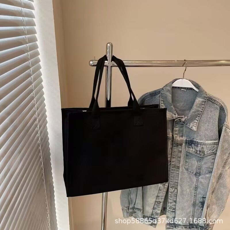 大容量帆布包包女2025春季新款凯蒂猫米单肩包通勤百搭卡通托特包